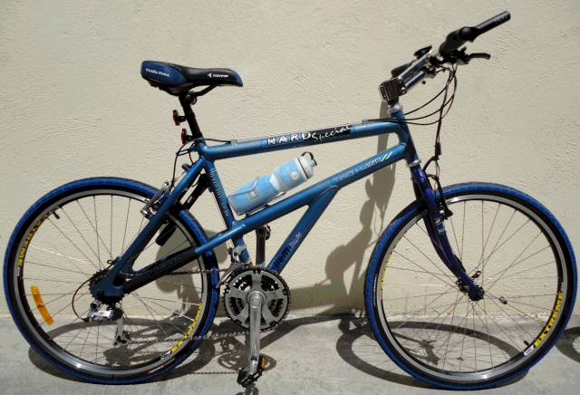 Bicicleta Two Hard Special - Shimano Deore Alivio Acera