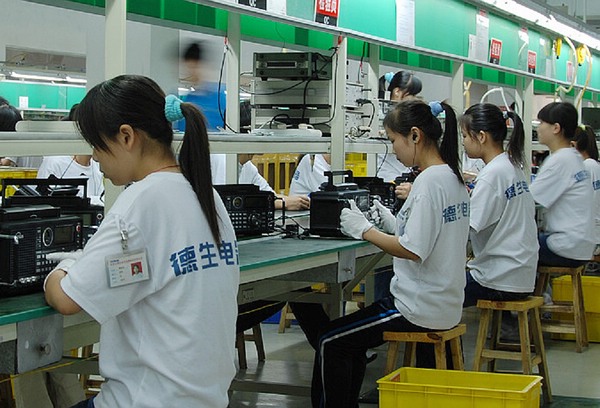 Linha de produção e controle de qualidade da Tecsun